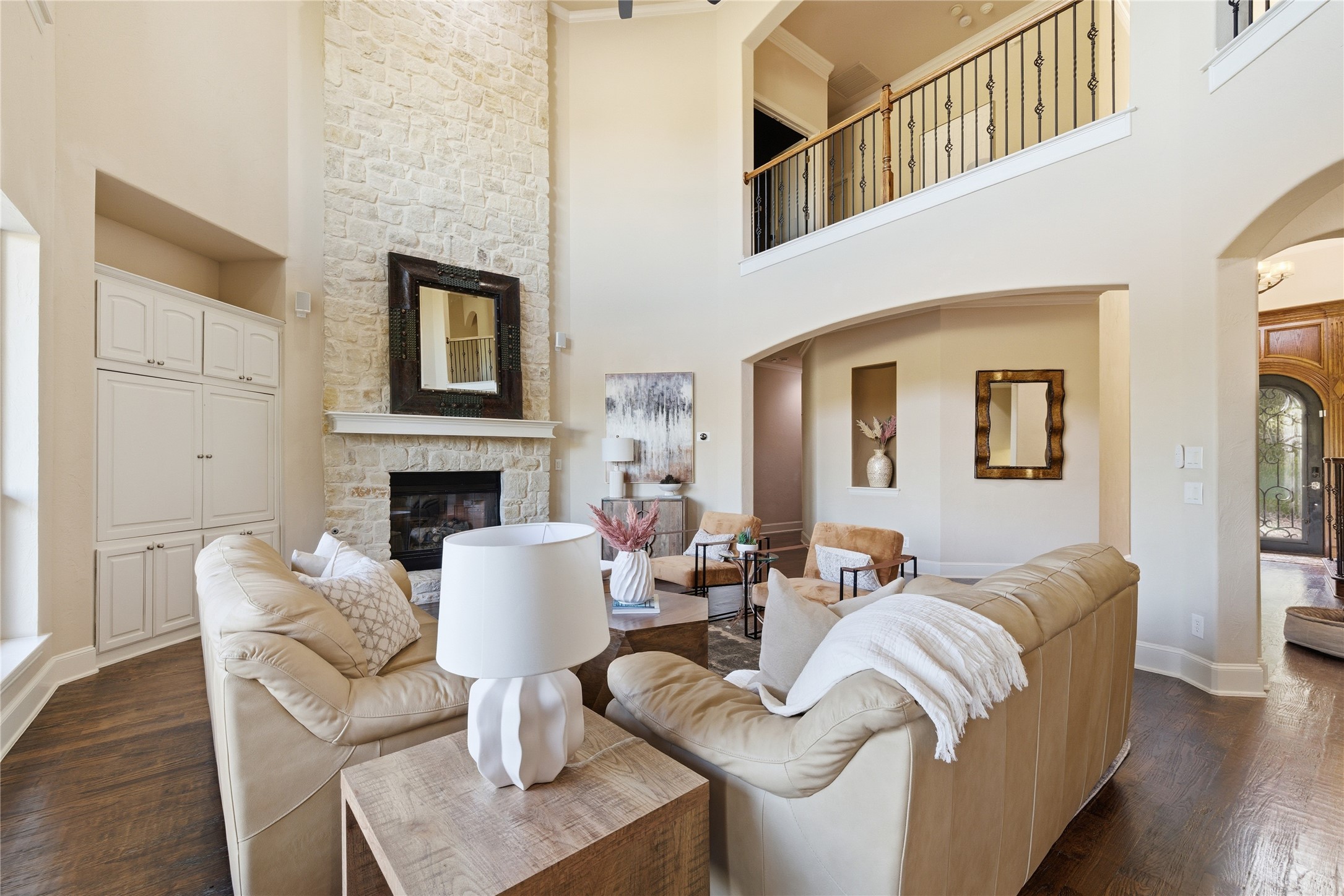 5594 Beacon Hill Drive