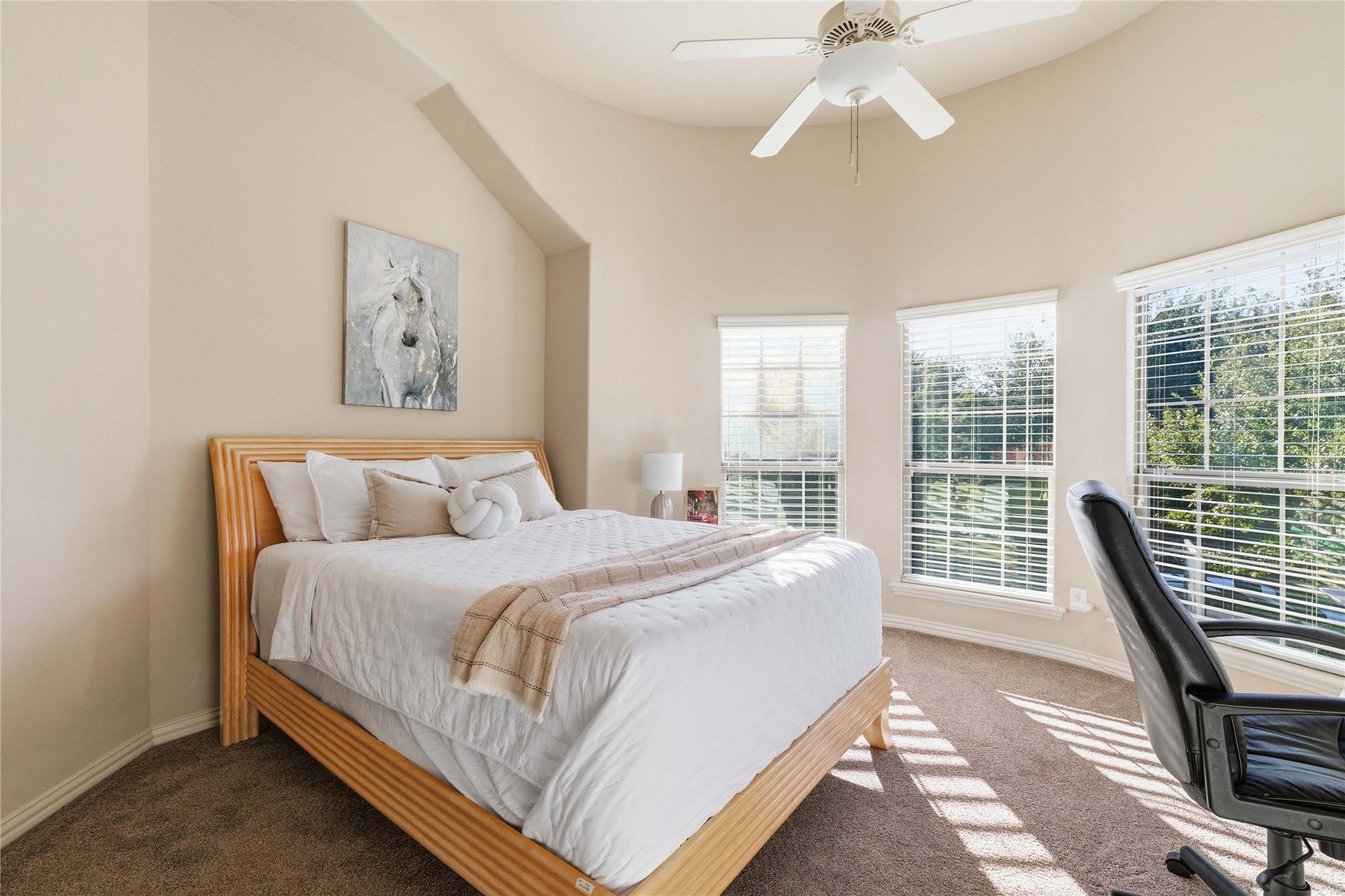 5594 Beacon Hill Drive