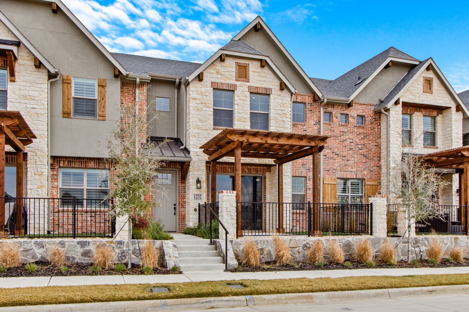 1232 Armstrong