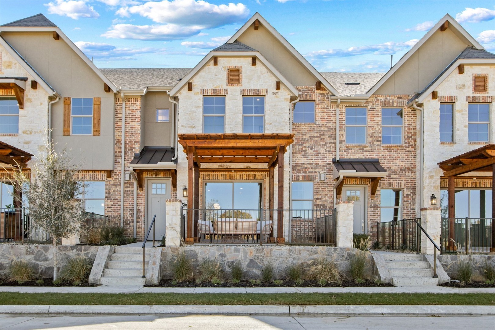 1232 Armstrong