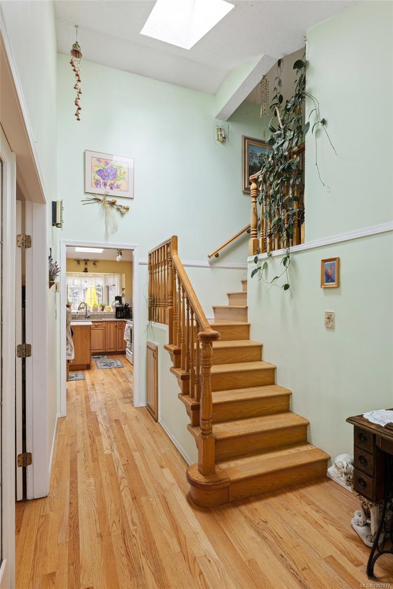 2832 Cadboro Bay Rd