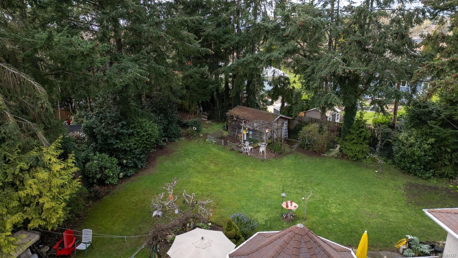 2832 Cadboro Bay Rd
