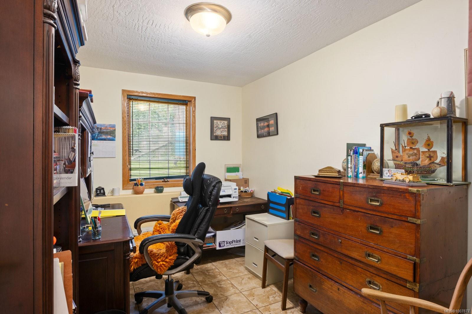2832 Cadboro Bay Rd