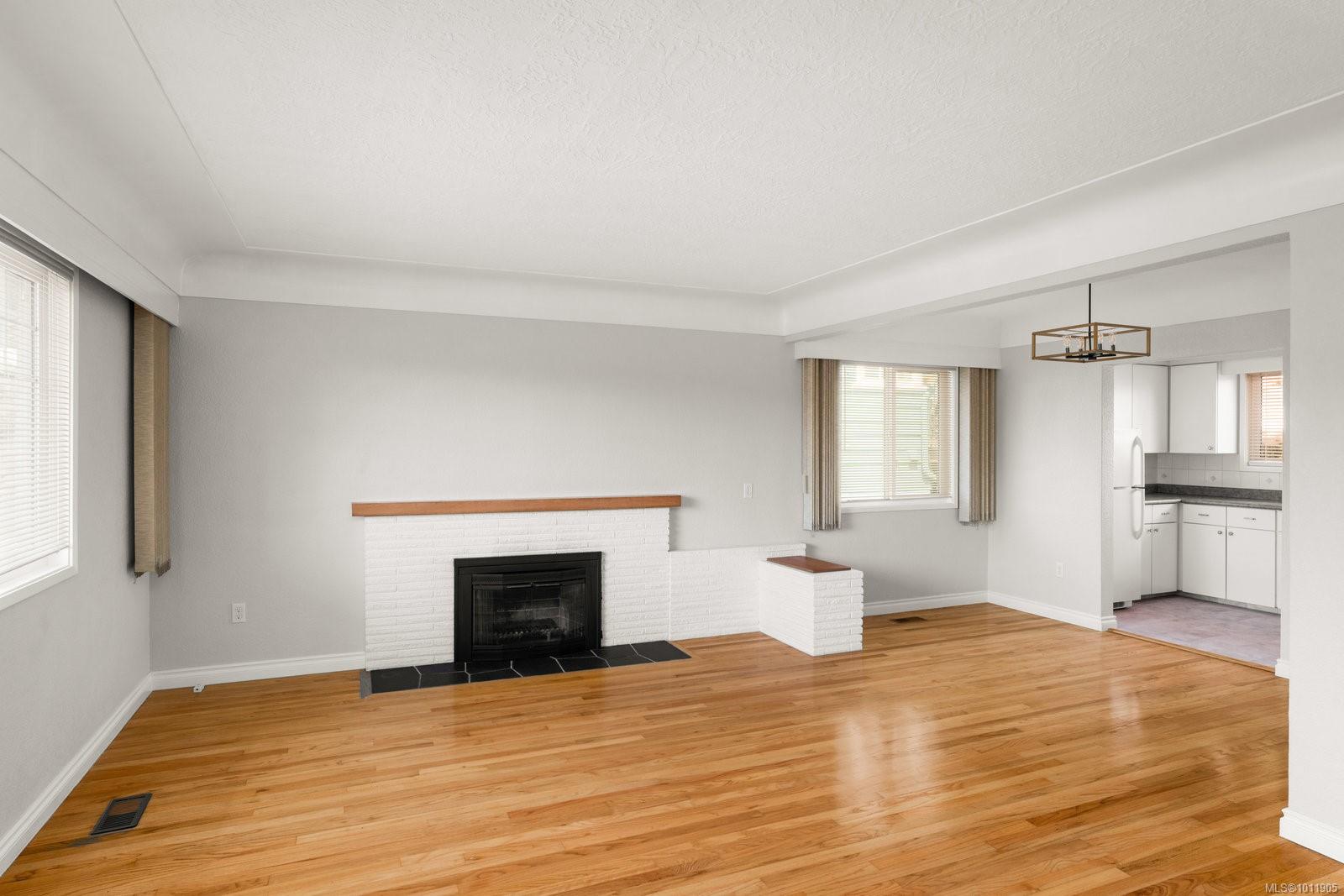 3223 Doncaster Dr