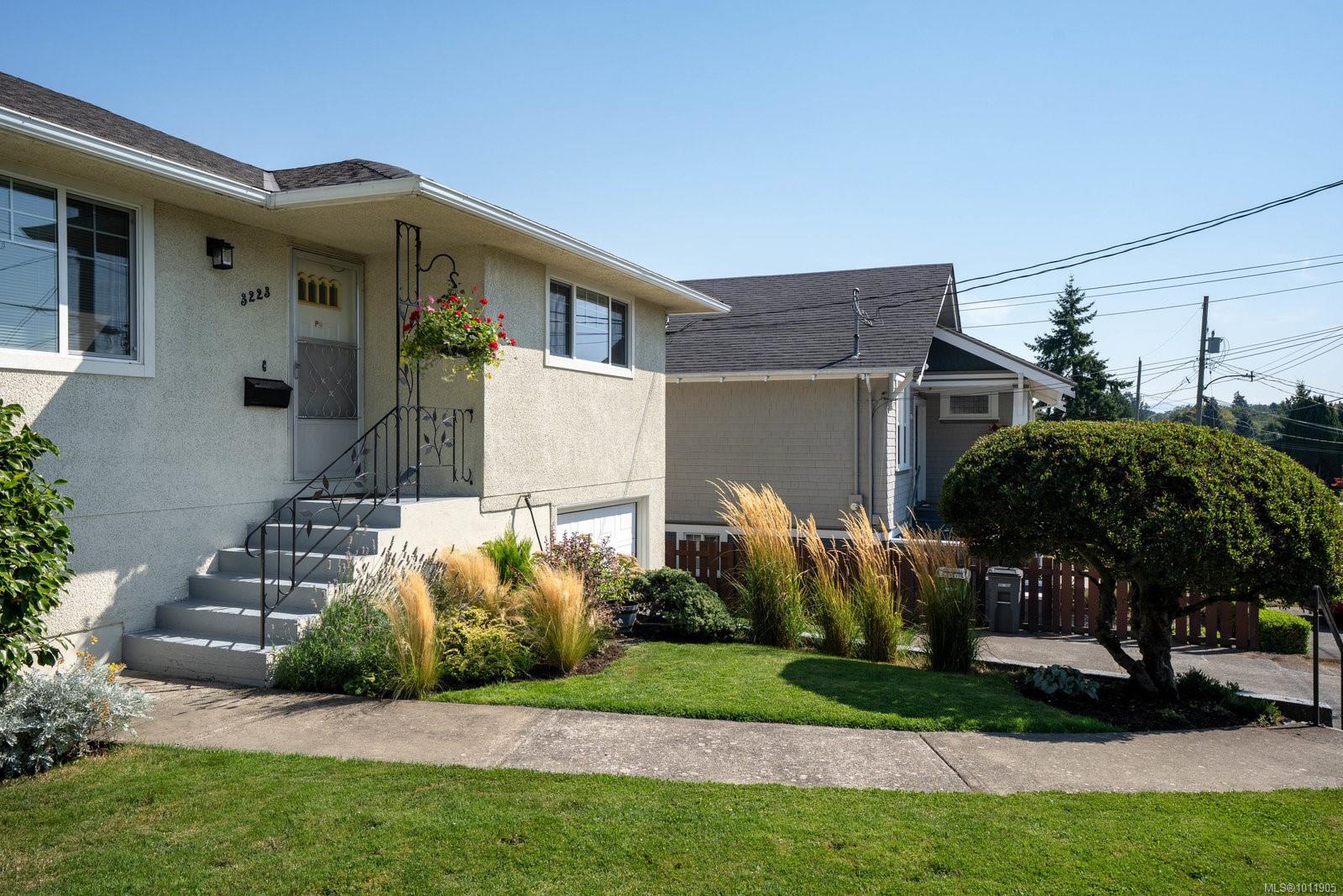3223 Doncaster Dr
