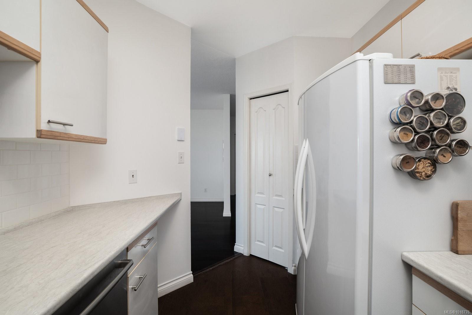 50 Songhees Rd # 618