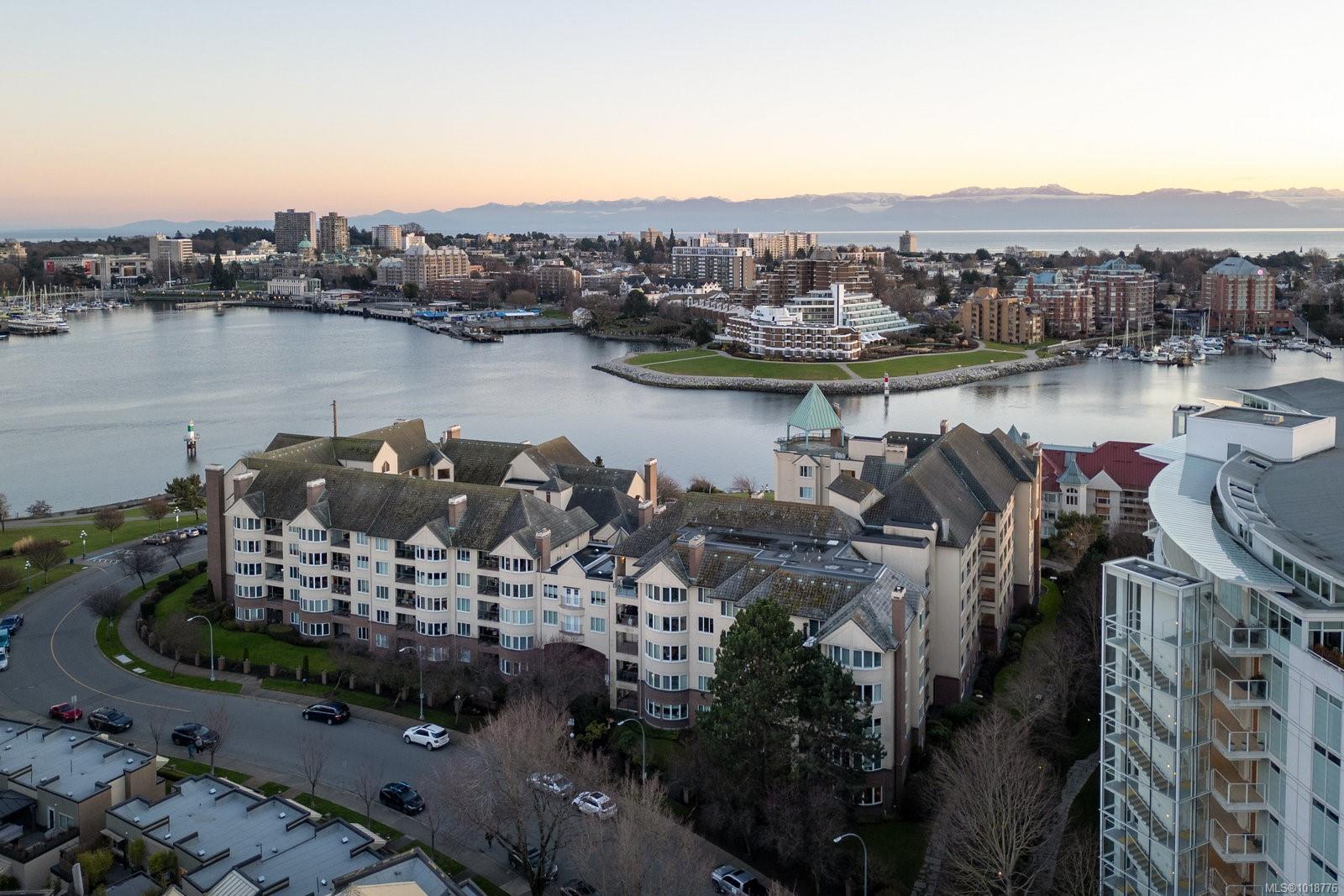 50 Songhees Rd # 618