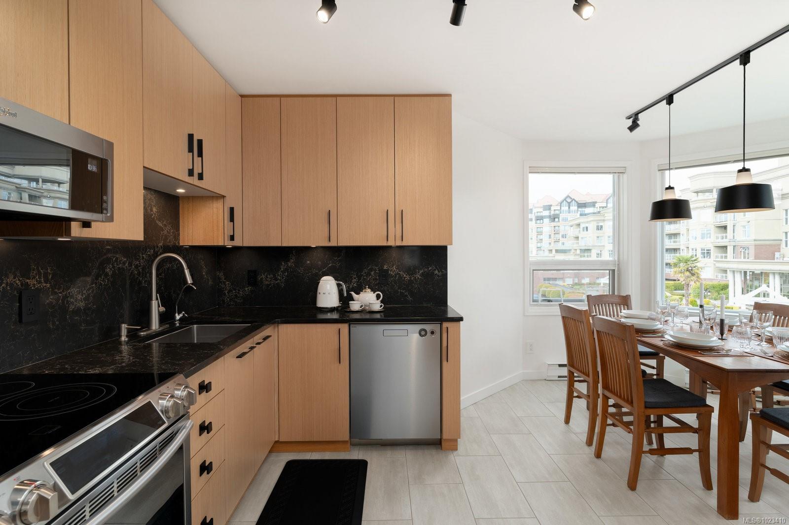 10 Paul Kane Pl # 418