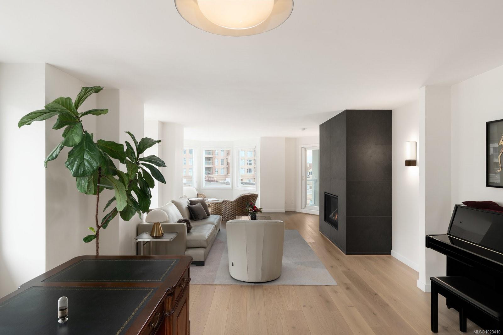 10 Paul Kane Pl # 418