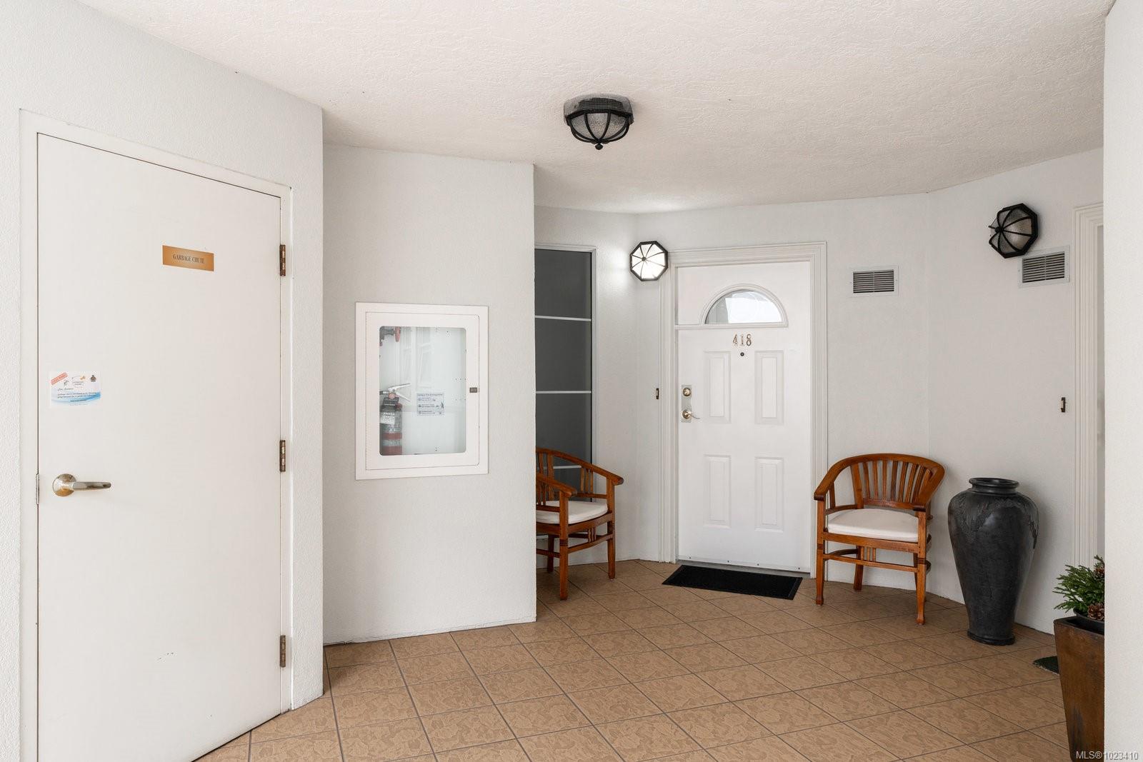 10 Paul Kane Pl # 418