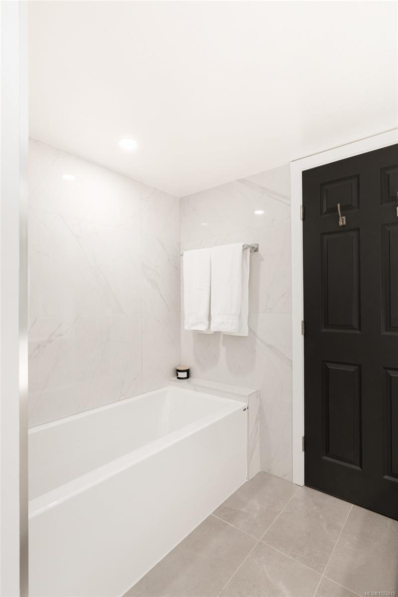 10 Paul Kane Pl # 418