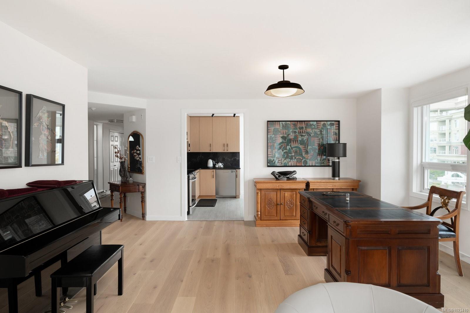 10 Paul Kane Pl # 418