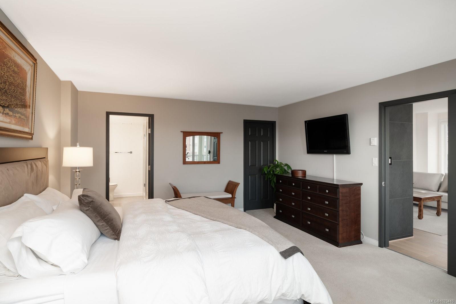 10 Paul Kane Pl # 418