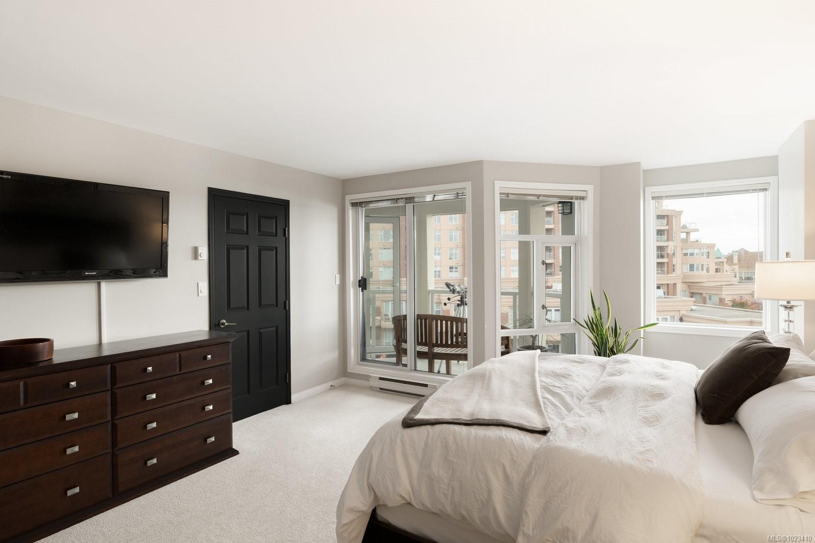 10 Paul Kane Pl # 418