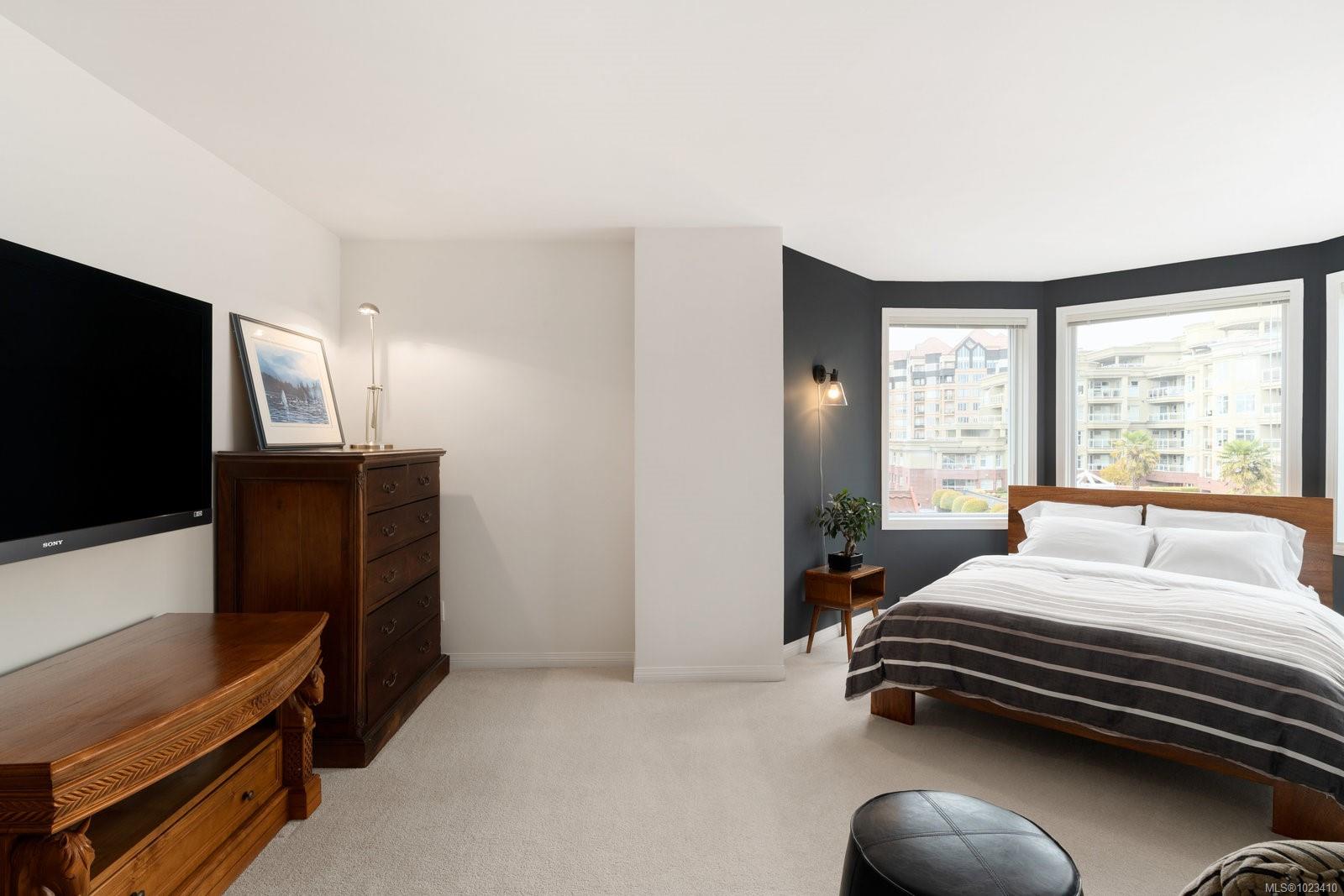 10 Paul Kane Pl # 418