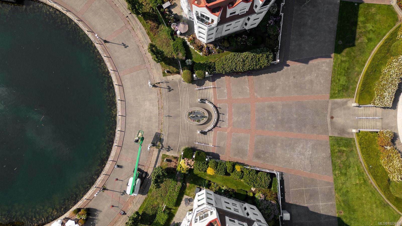 10 Paul Kane Pl # 418