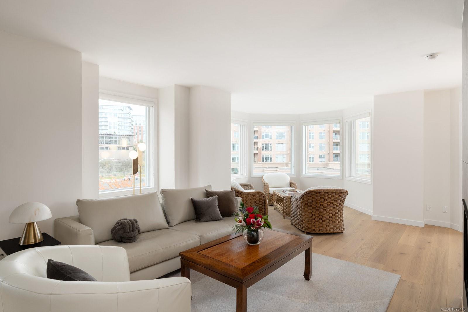 10 Paul Kane Pl # 418