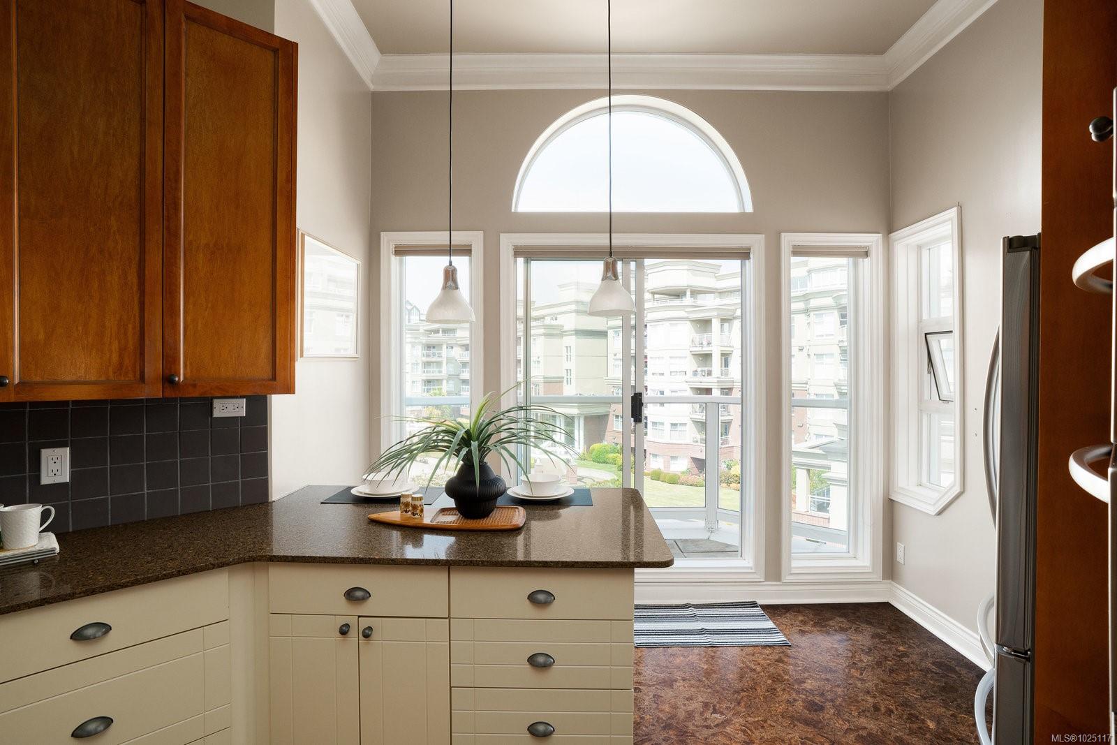 10 Paul Kane Pl # 518