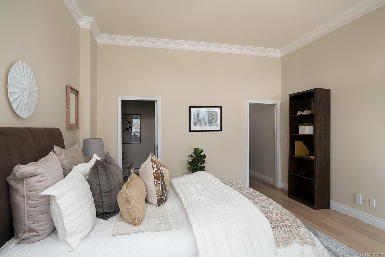 10 Paul Kane Pl # 518