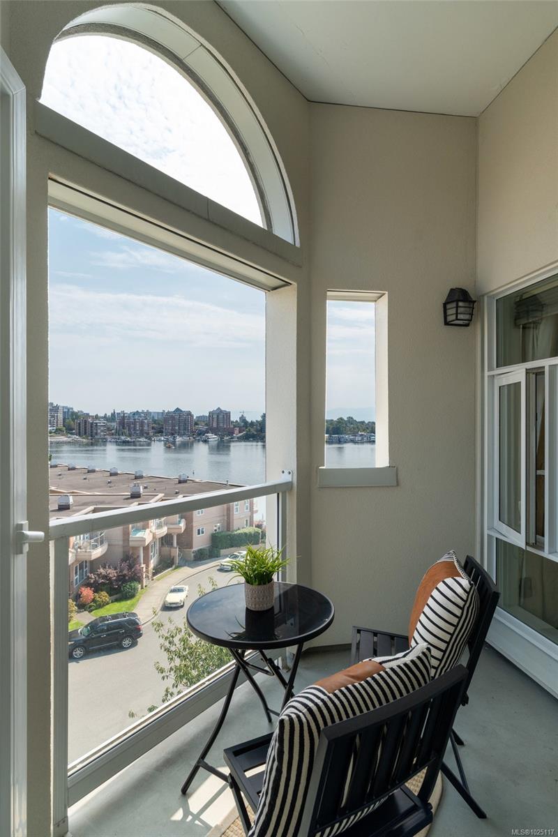 10 Paul Kane Pl # 518