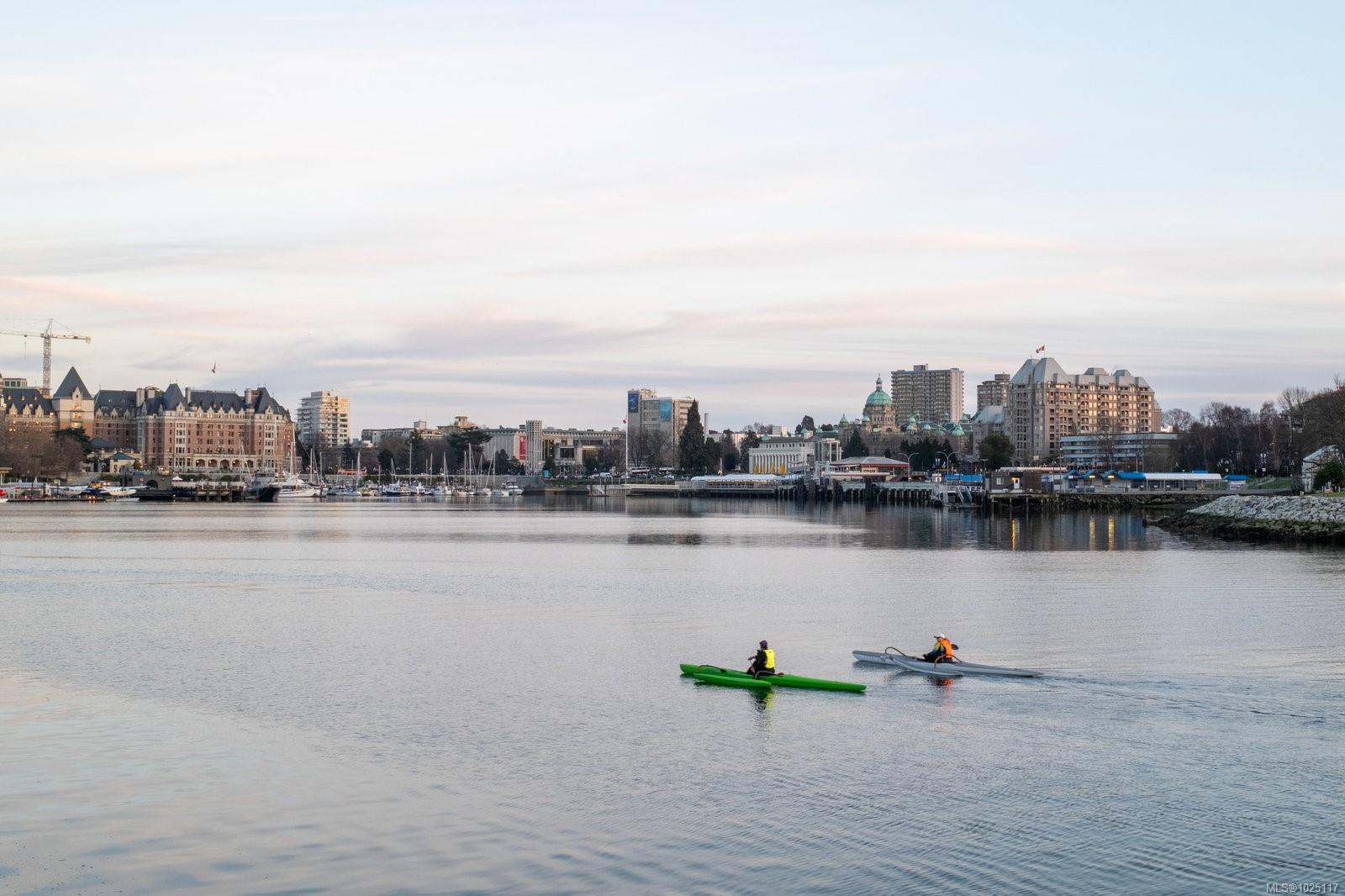 10 Paul Kane Pl # 518