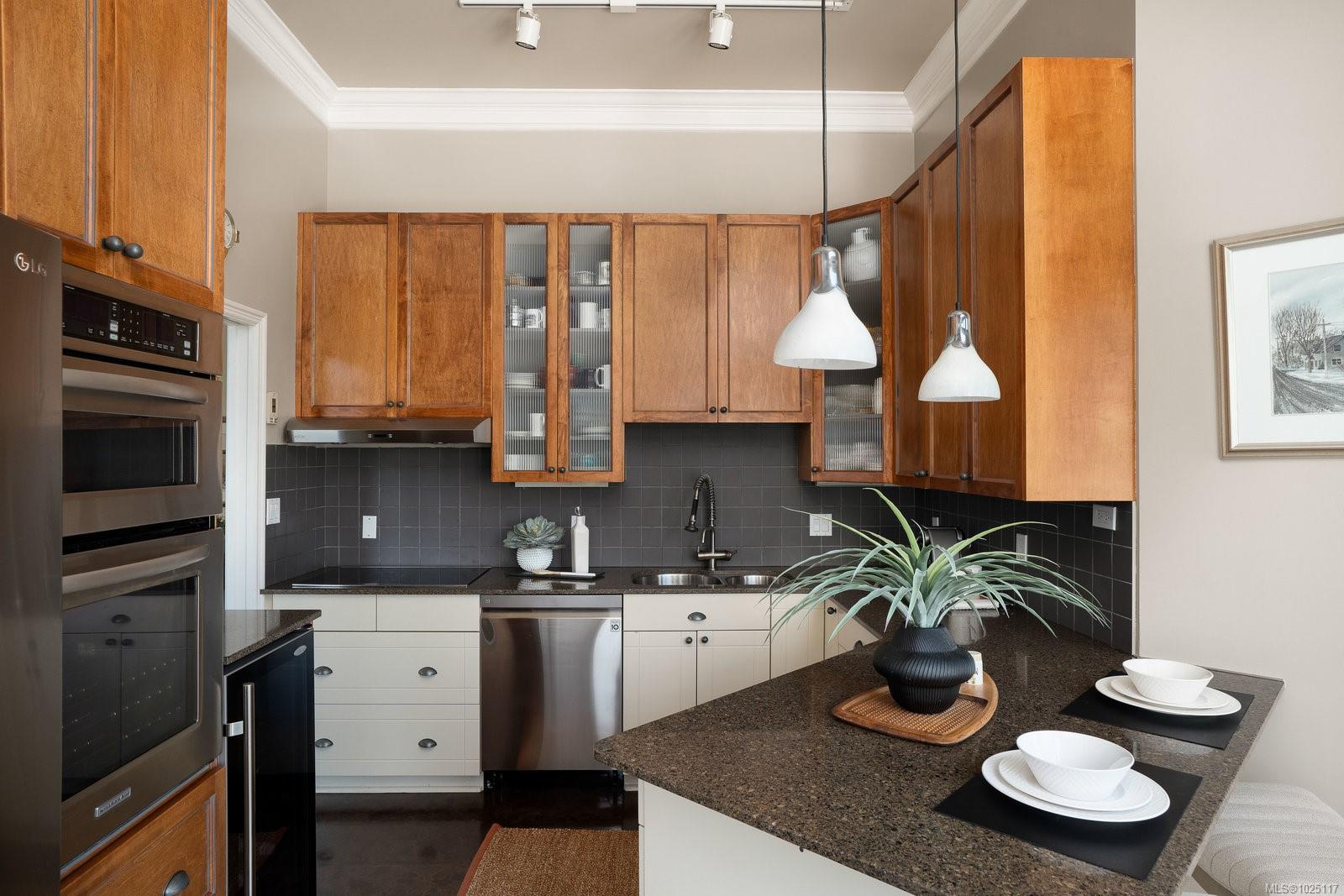 10 Paul Kane Pl # 518