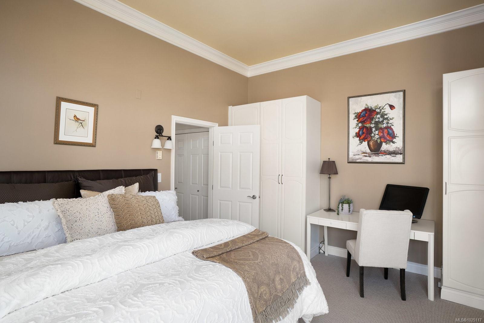 10 Paul Kane Pl # 518