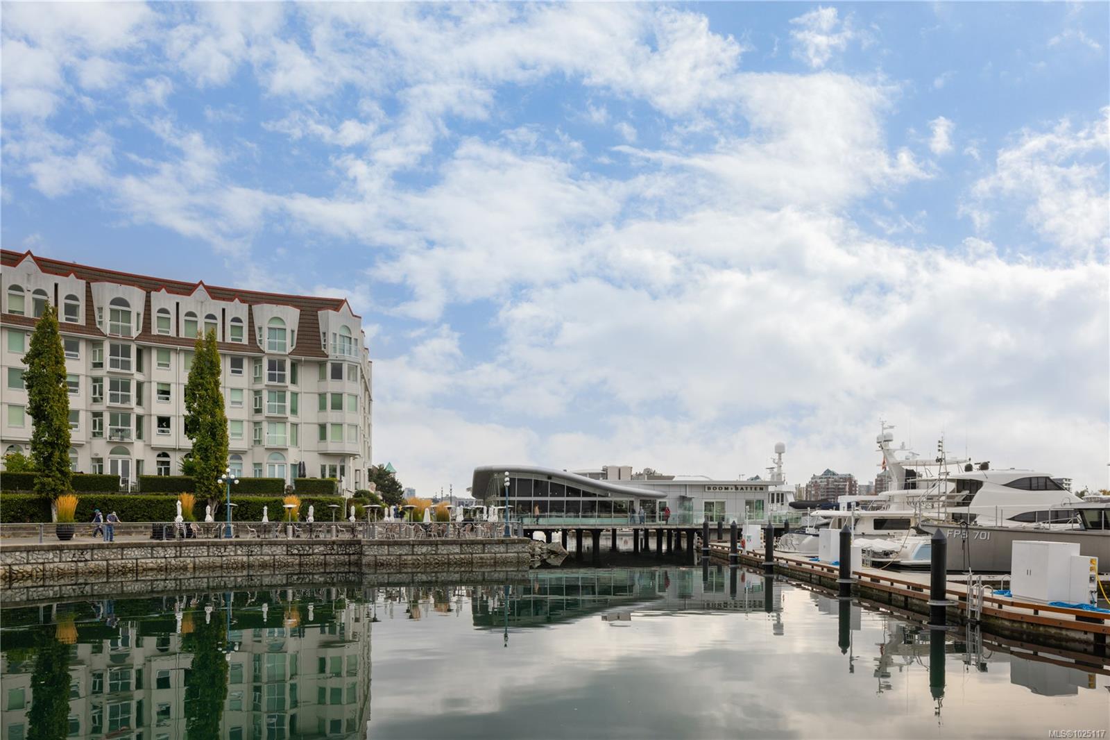 10 Paul Kane Pl # 518