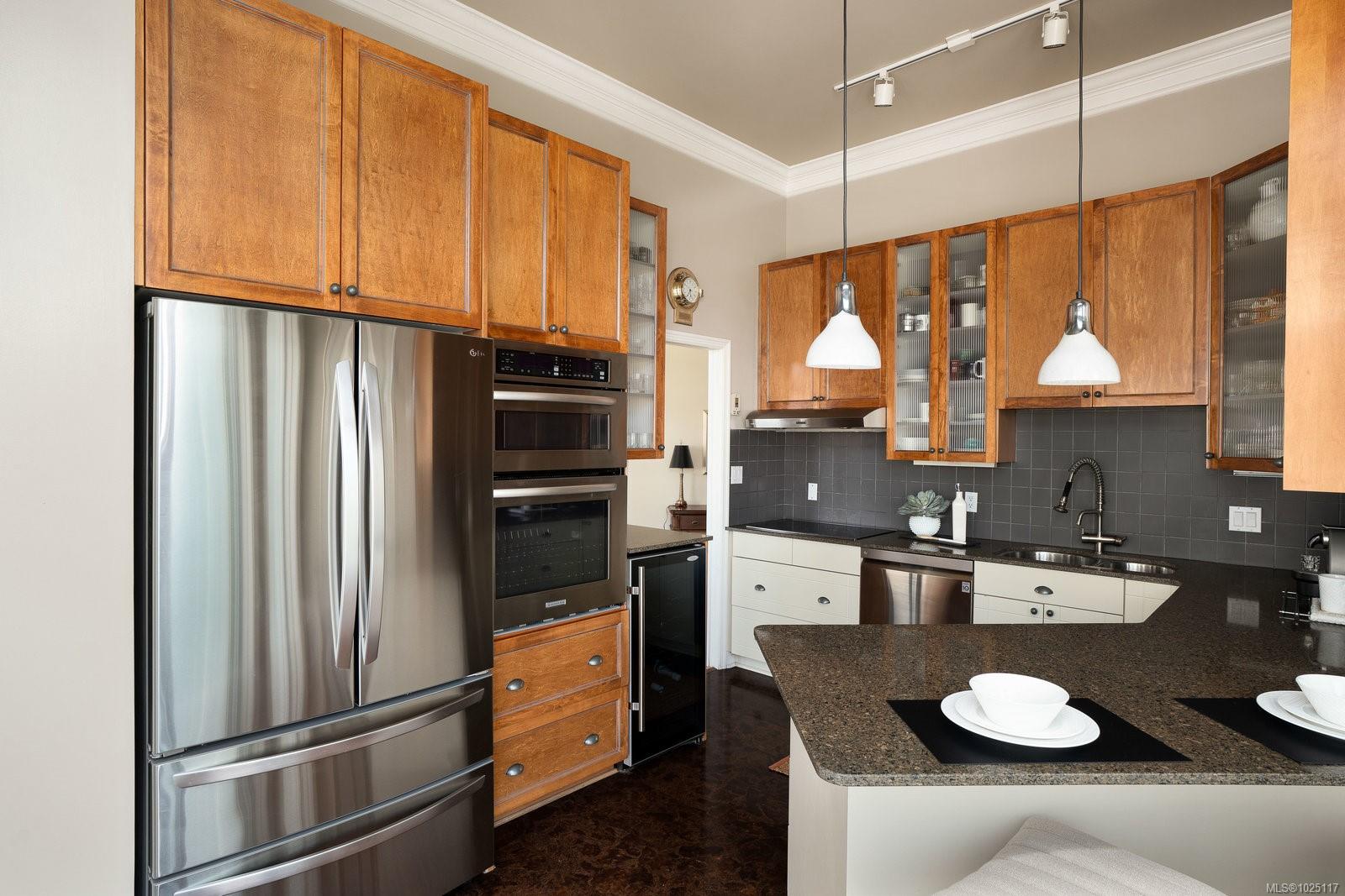 10 Paul Kane Pl # 518