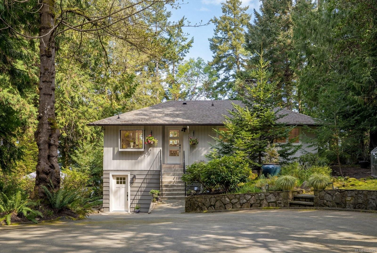 2320 Dolphin Rd North Saanich Bc V8l 5v2 1031445