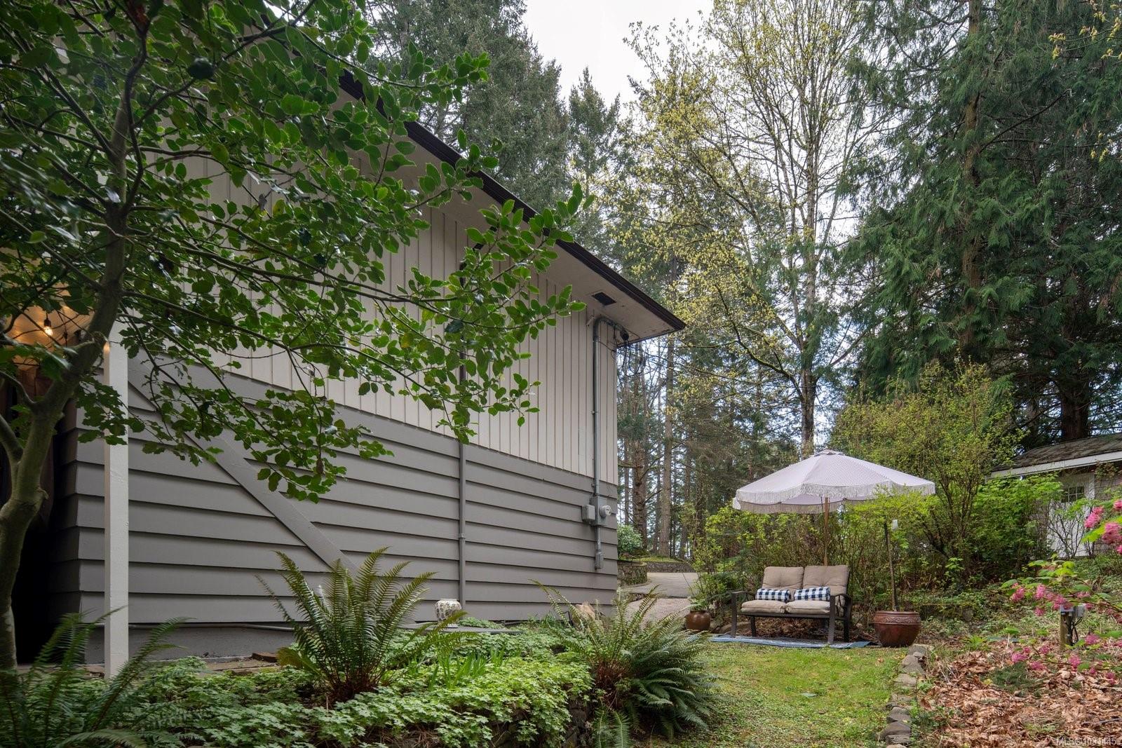 2320 Dolphin Rd