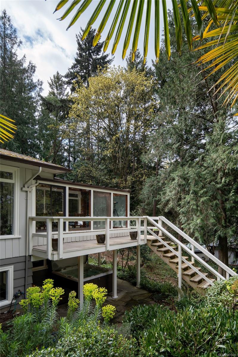 2320 Dolphin Rd