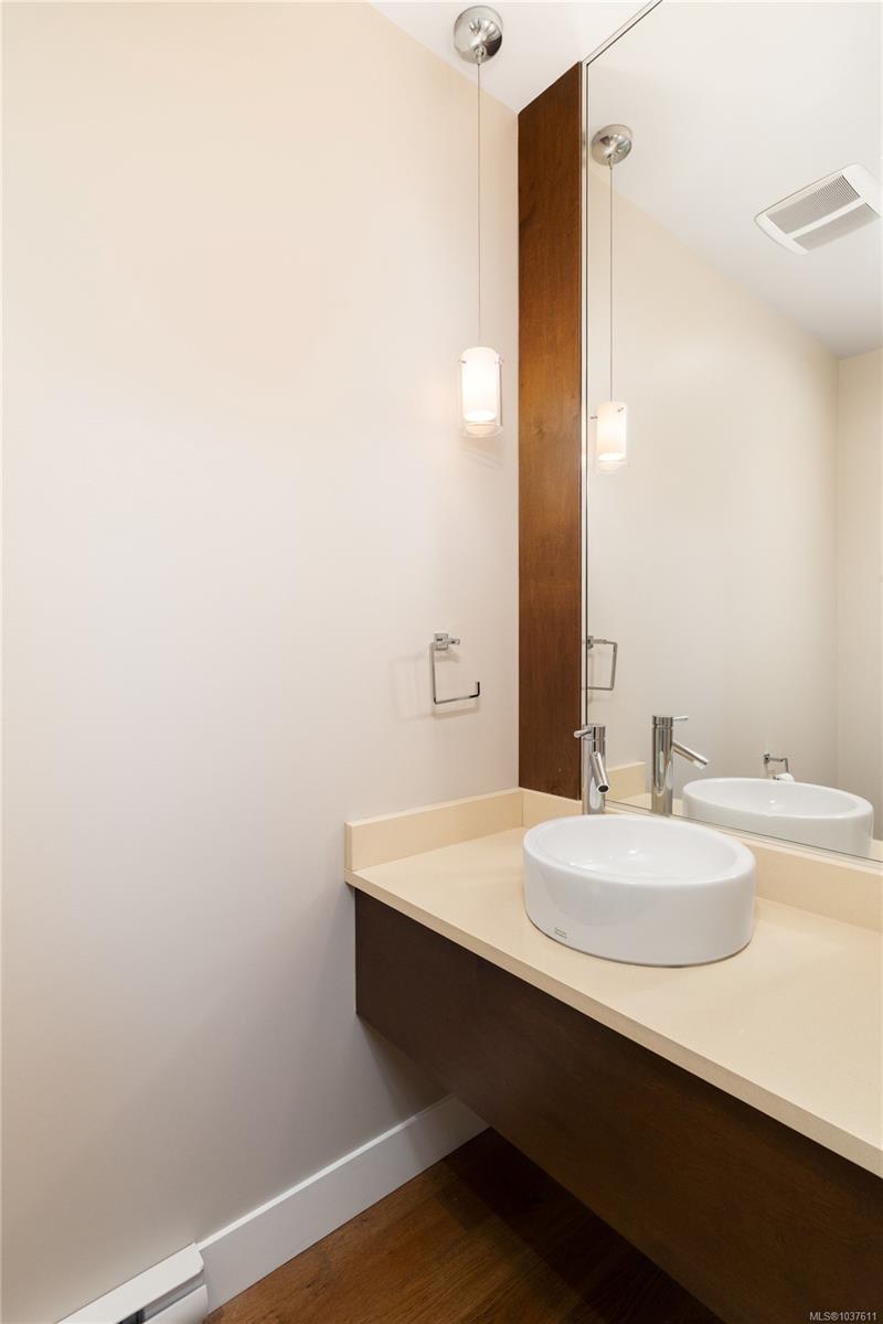 2591 Penrhyn St Unit: TH2