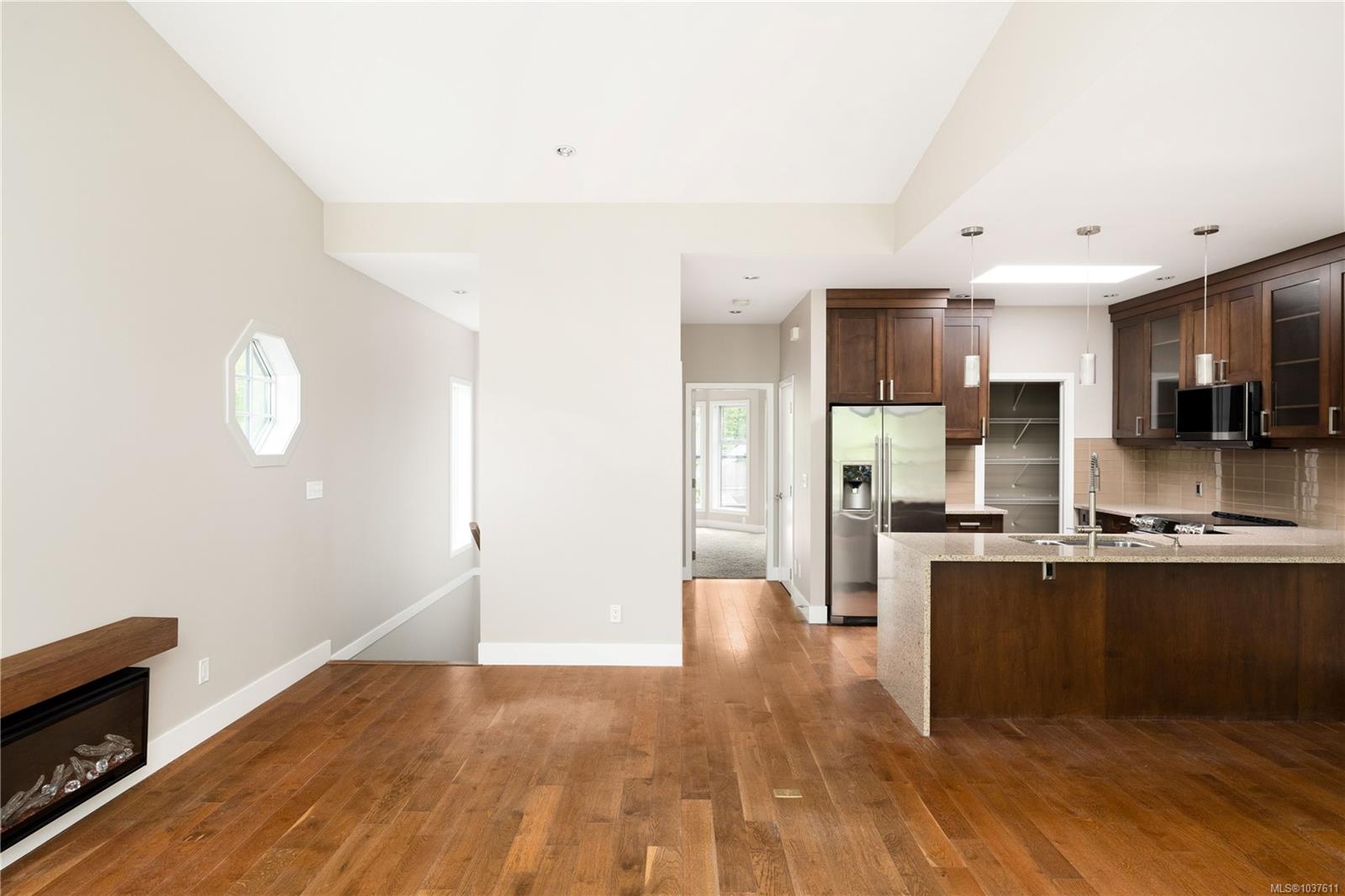 2591 Penrhyn St Unit: TH2