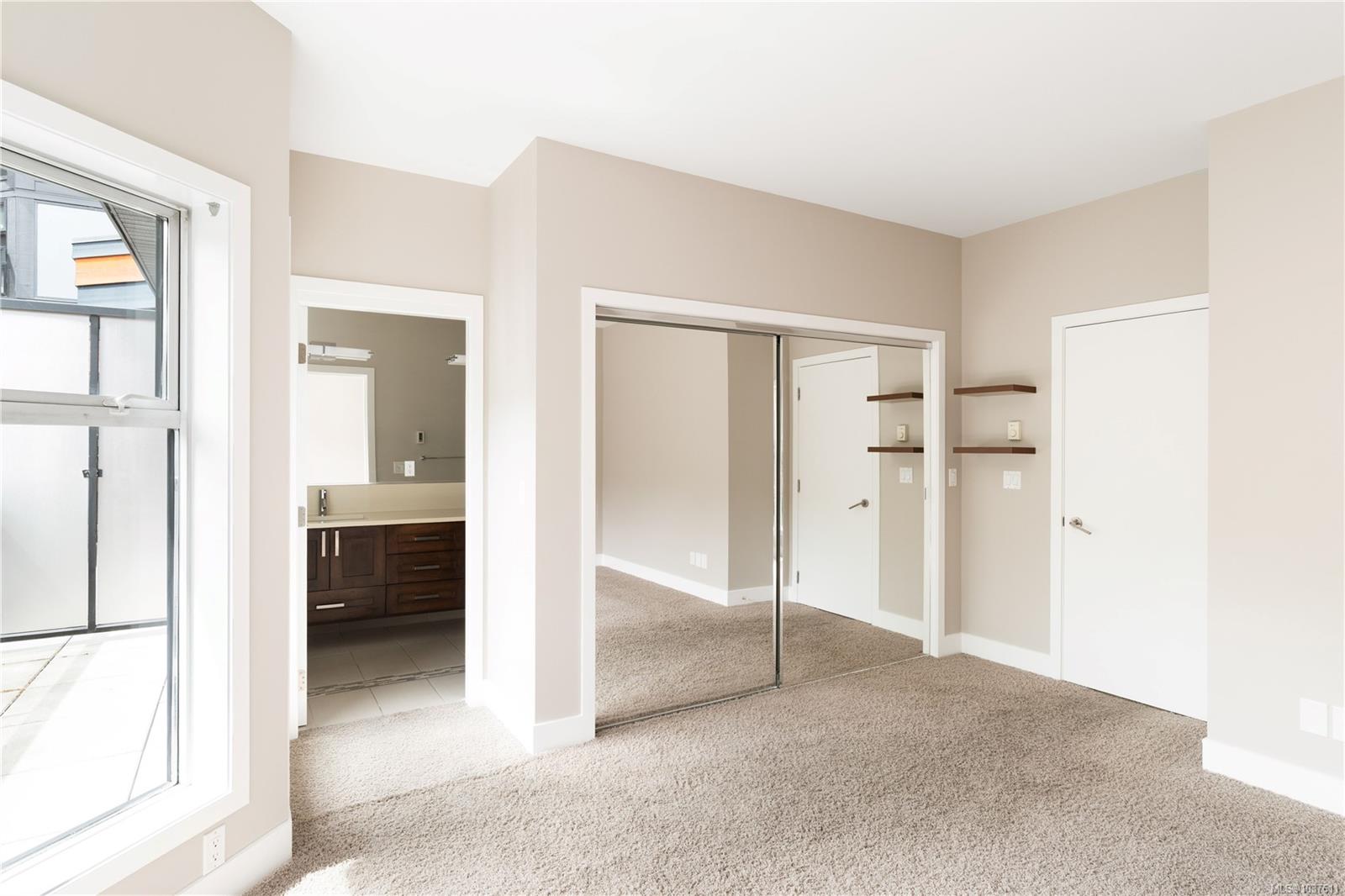 2591 Penrhyn St Unit: TH2