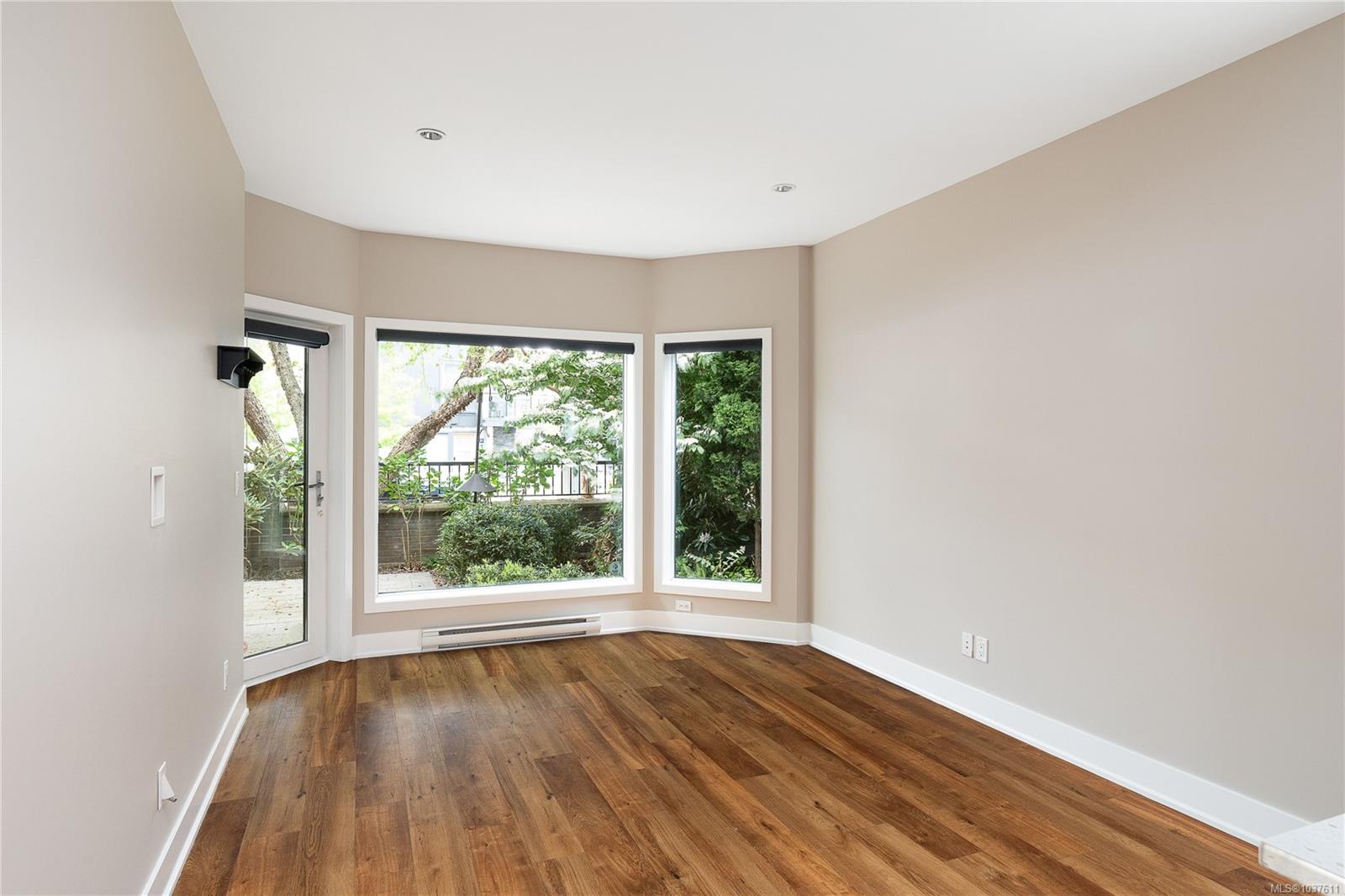2591 Penrhyn St Unit: TH2