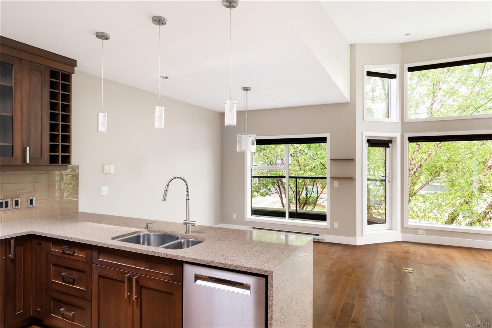 2591 Penrhyn St Unit: TH2