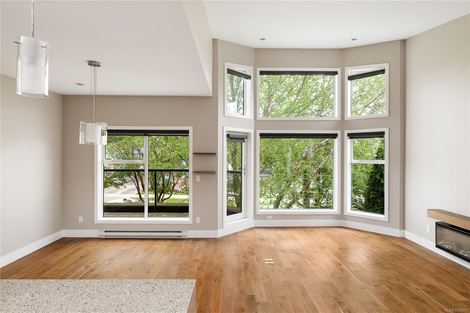 2591 Penrhyn St Unit: TH2