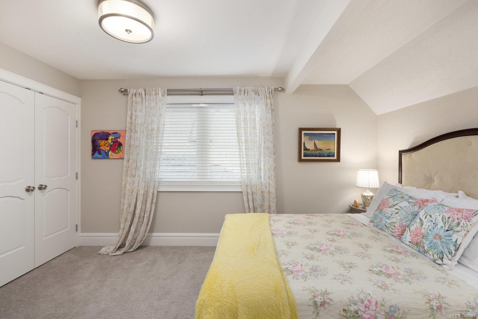2773 Arbutus Rd