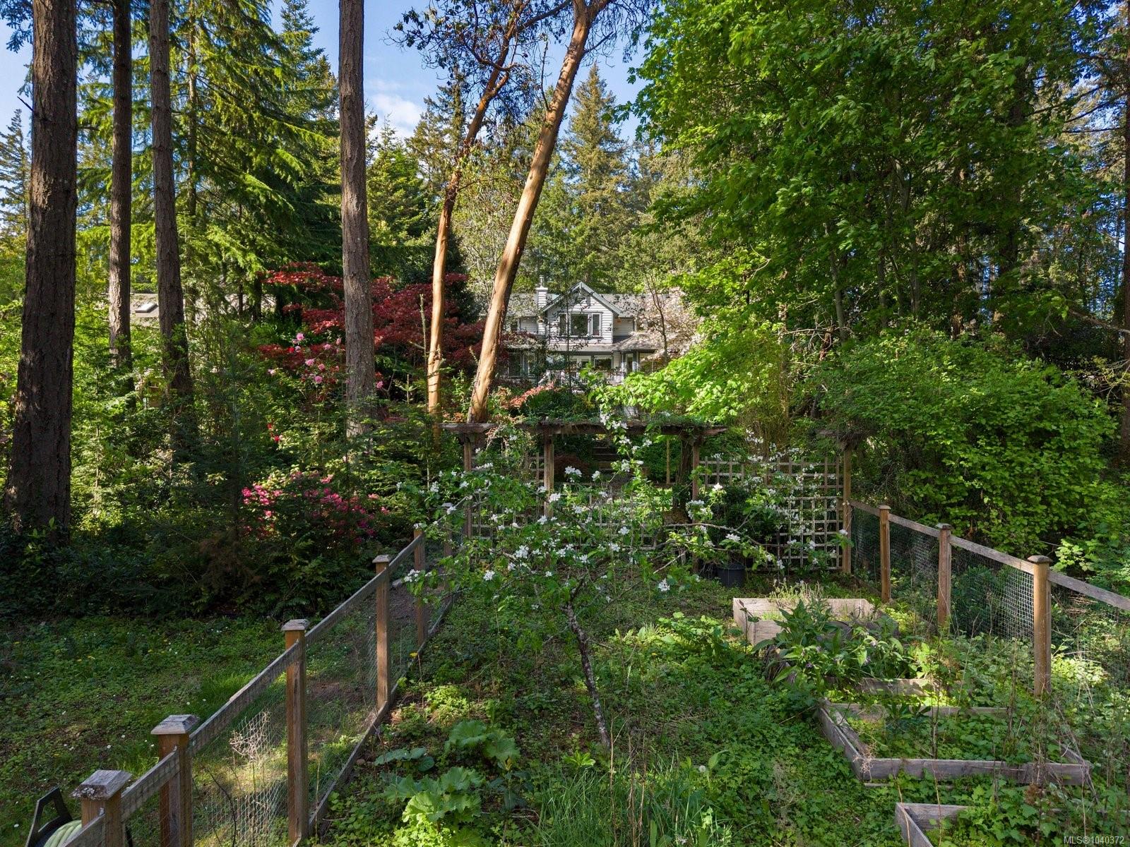 627 Downey Rd