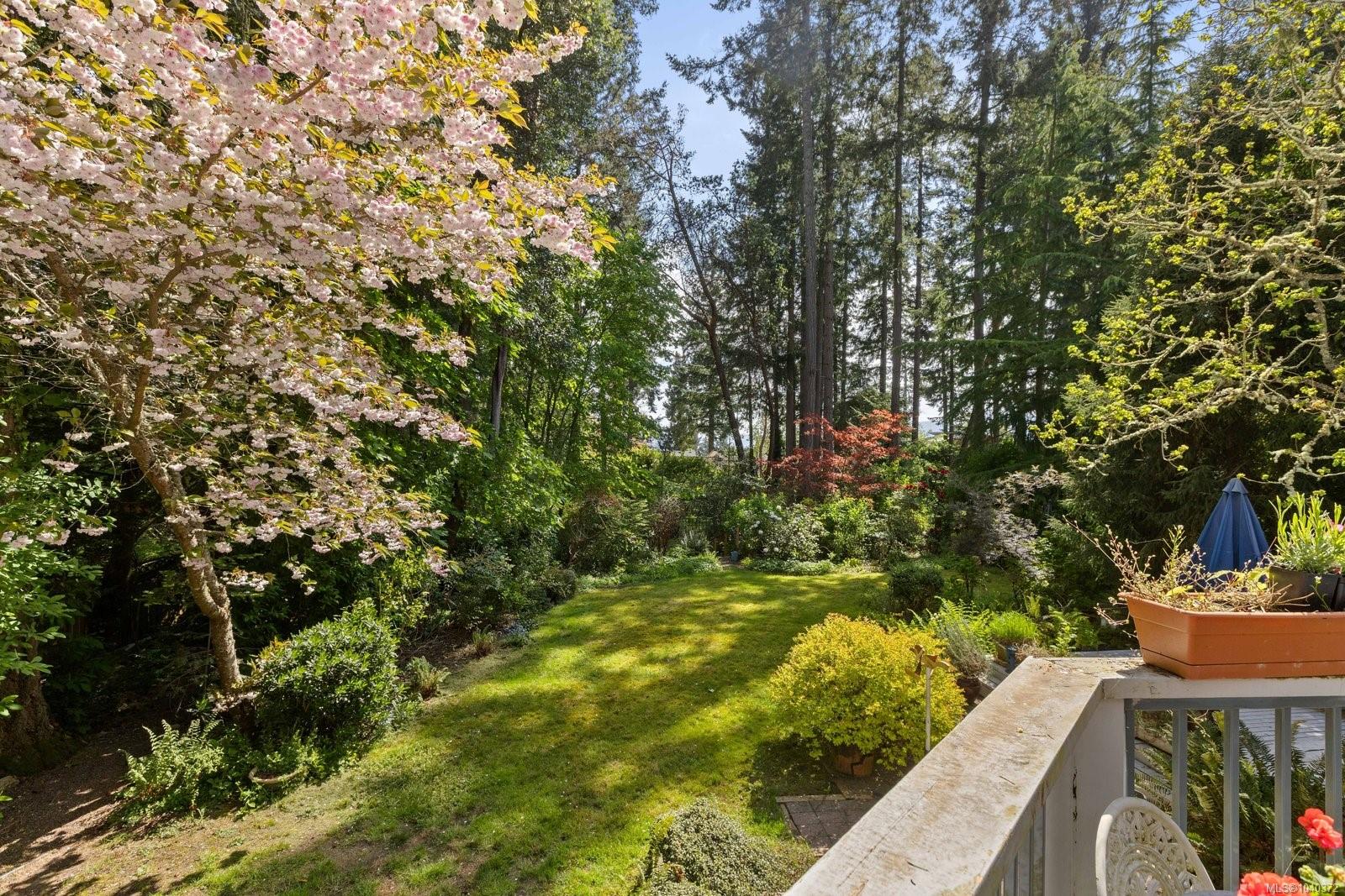627 Downey Rd