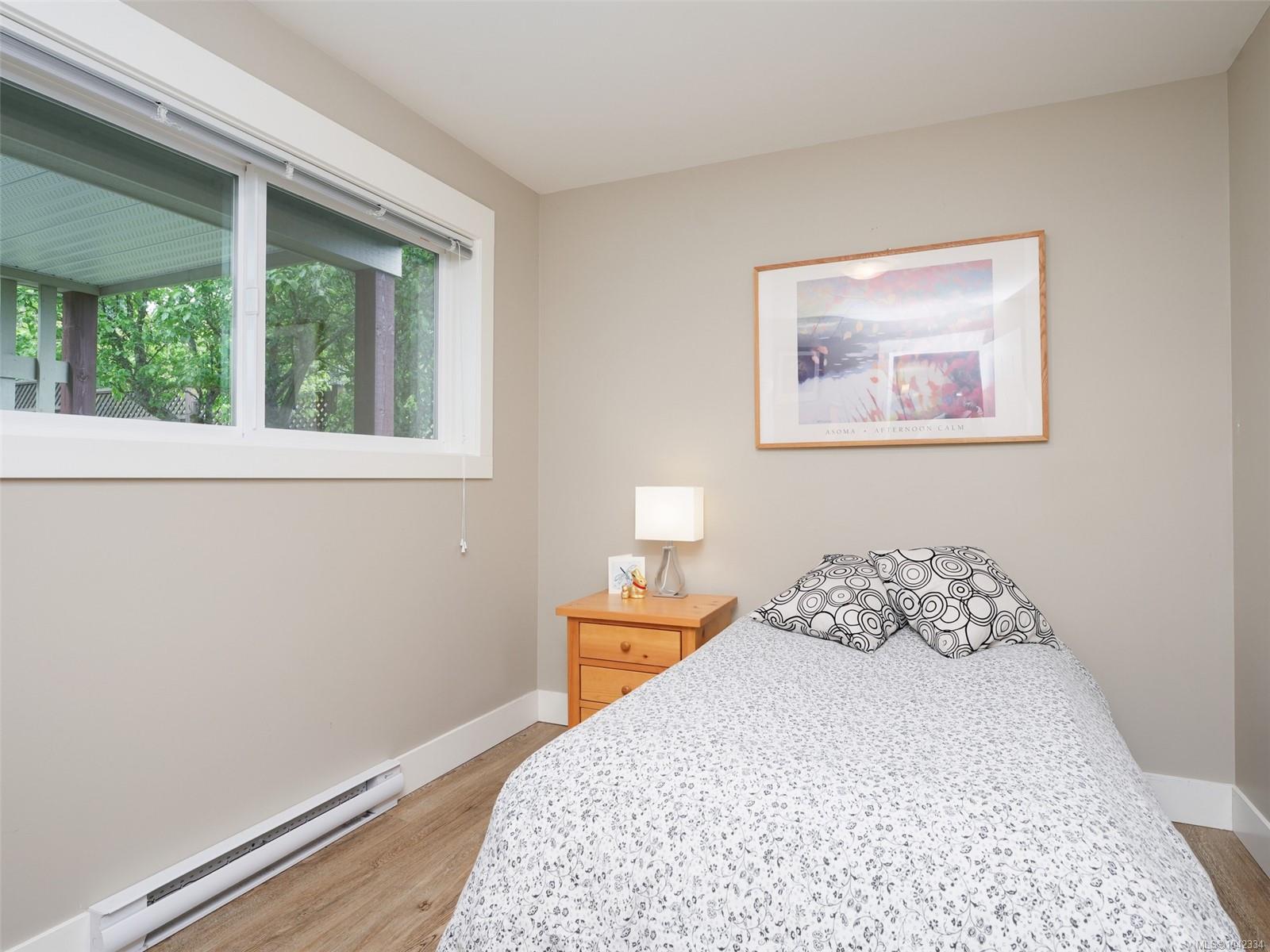 7224 East Saanich Rd