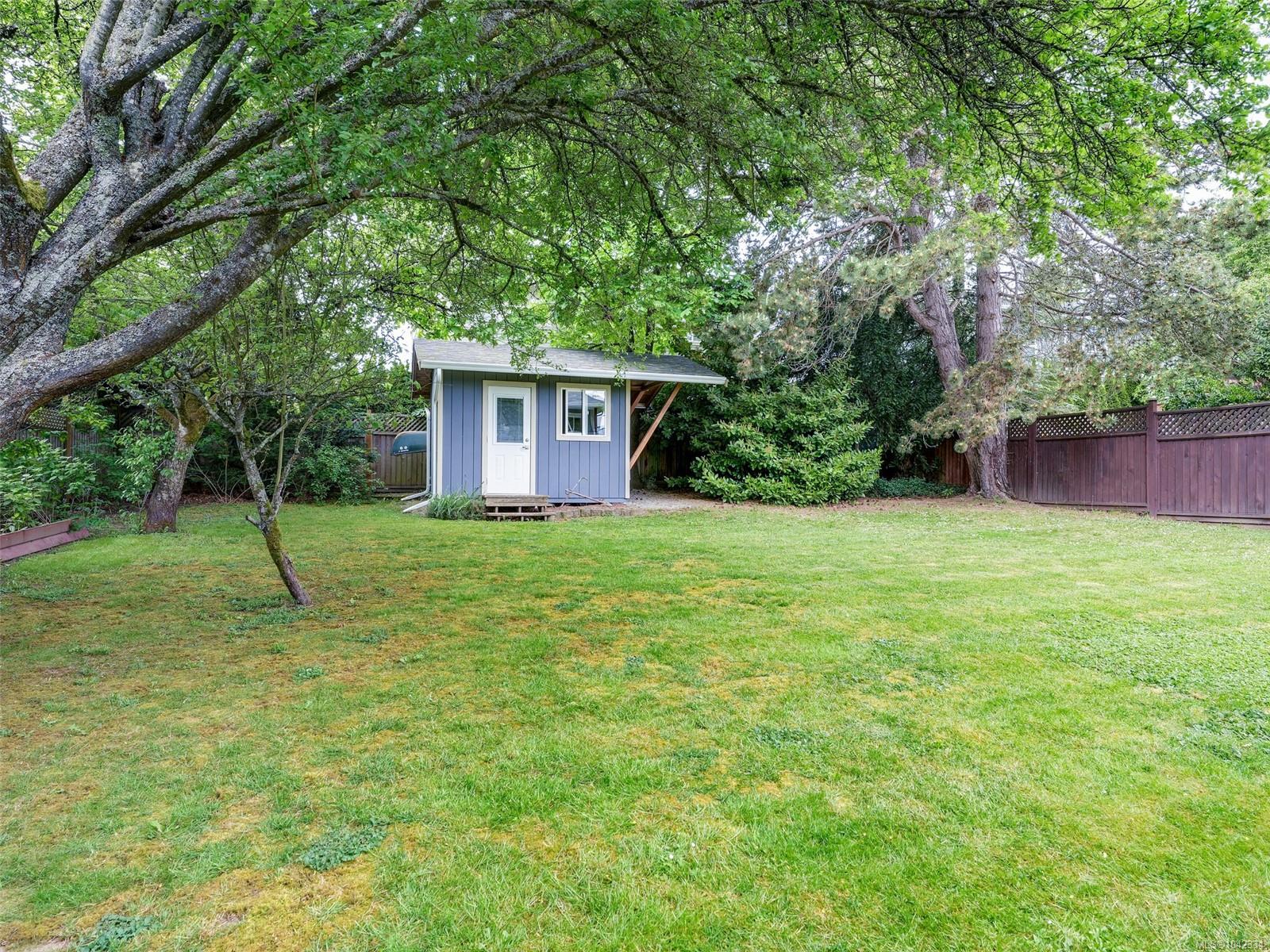 7224 East Saanich Rd