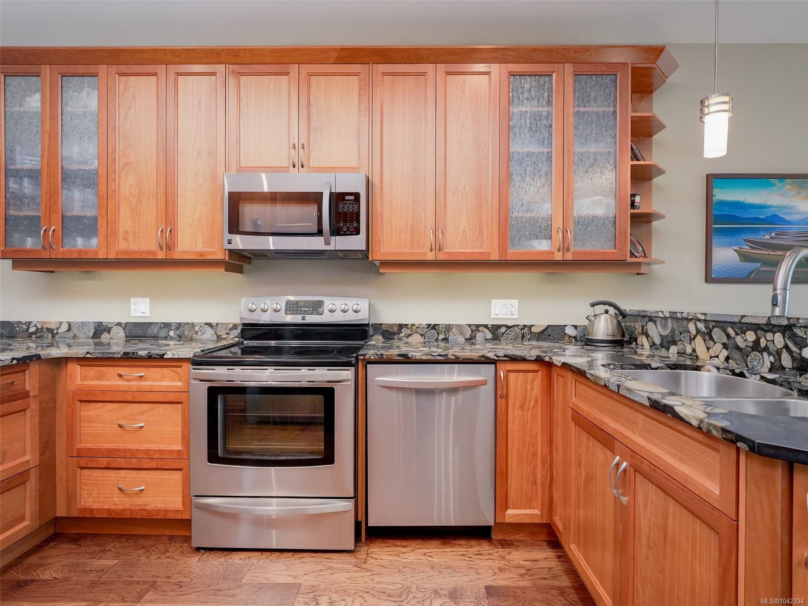 7224 East Saanich Rd