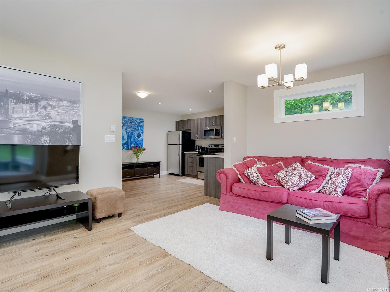 7224 East Saanich Rd
