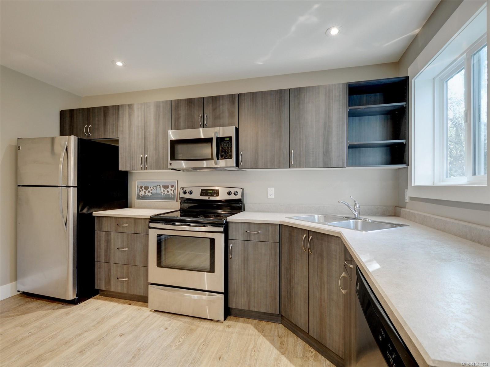 7224 East Saanich Rd