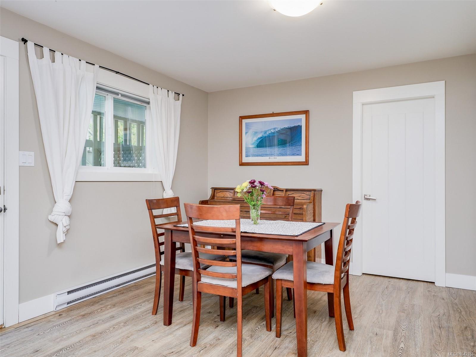 7224 East Saanich Rd