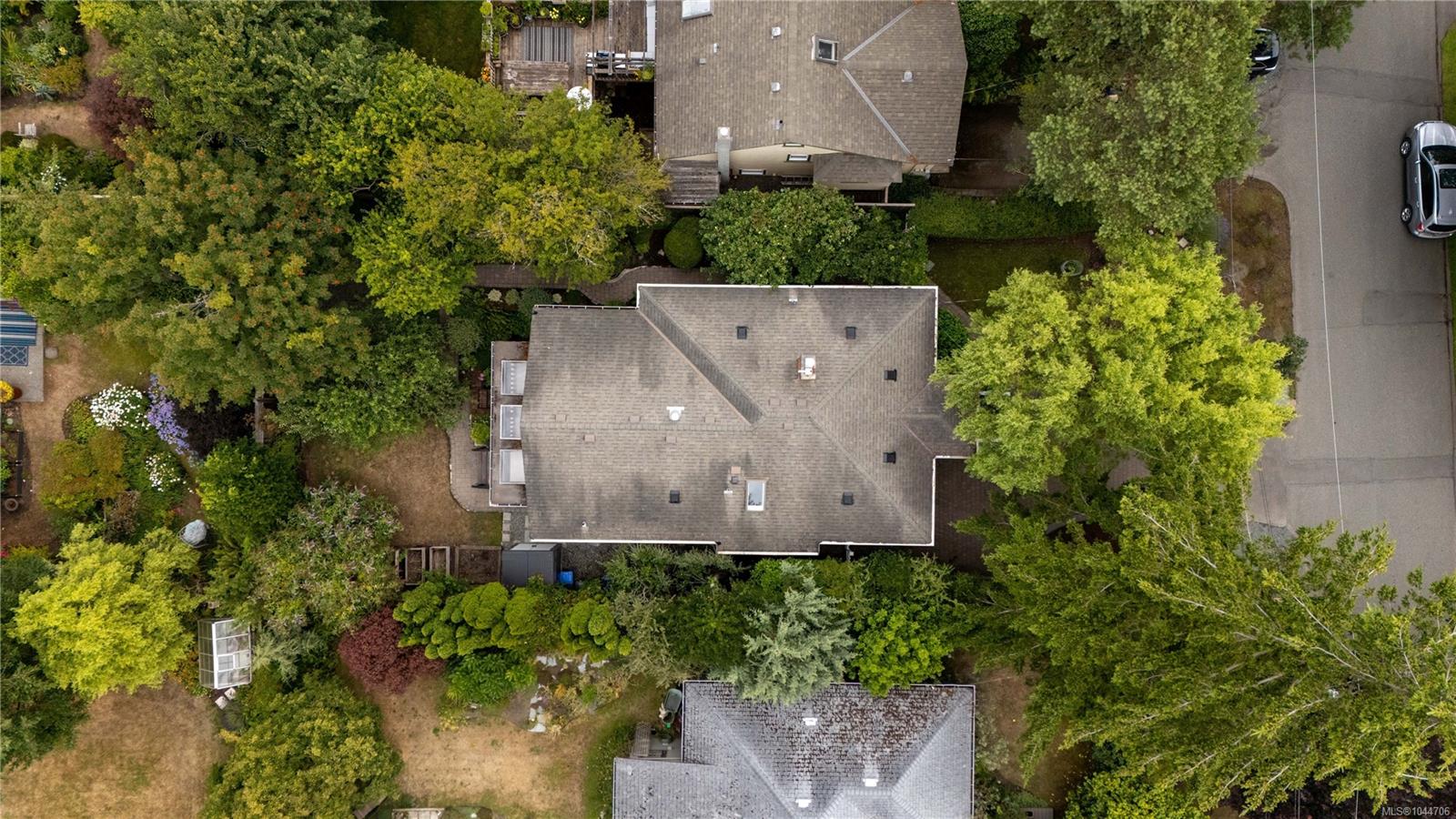 2168 Bartlett Ave