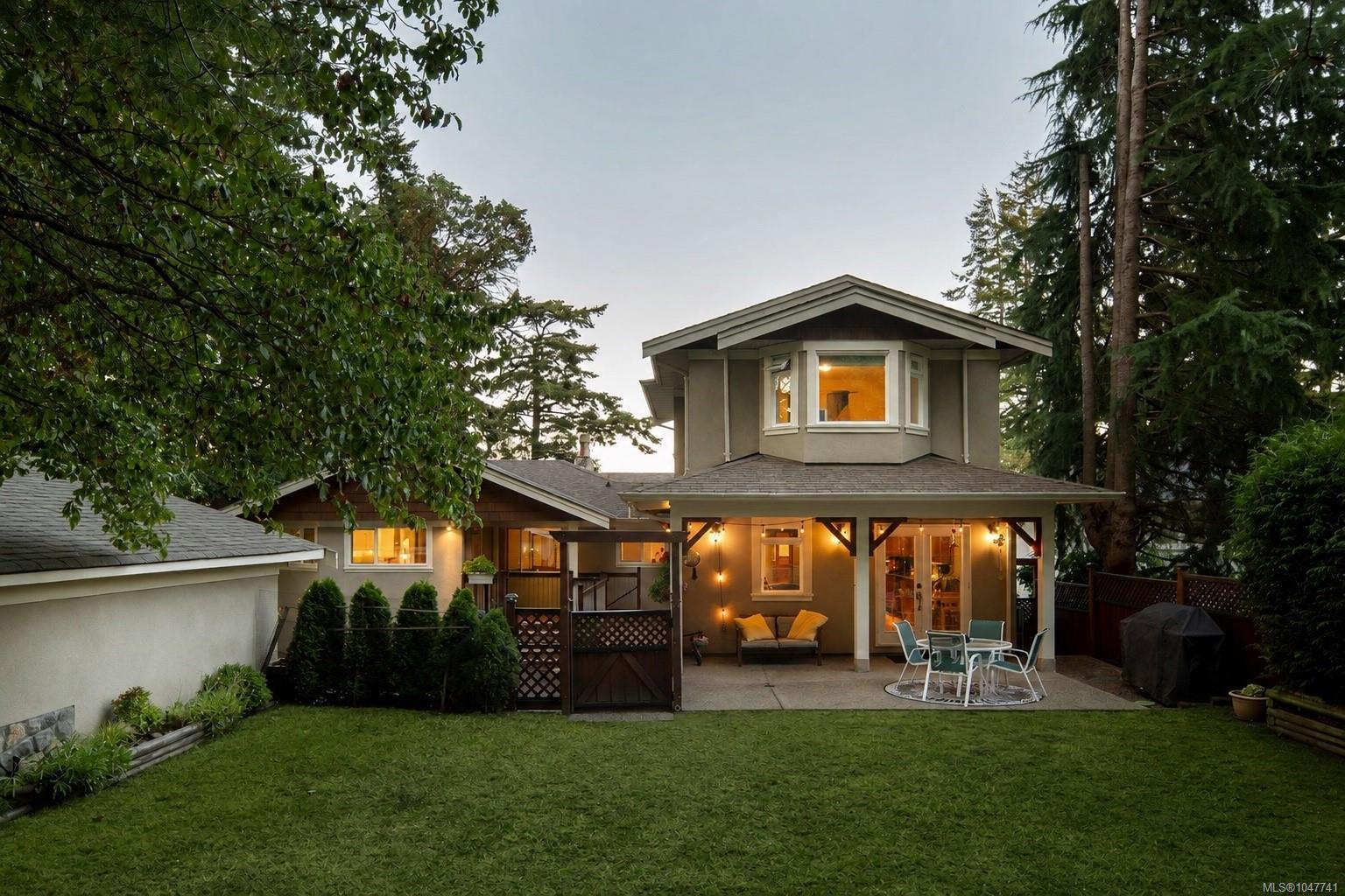 2229 Arbutus Rd E