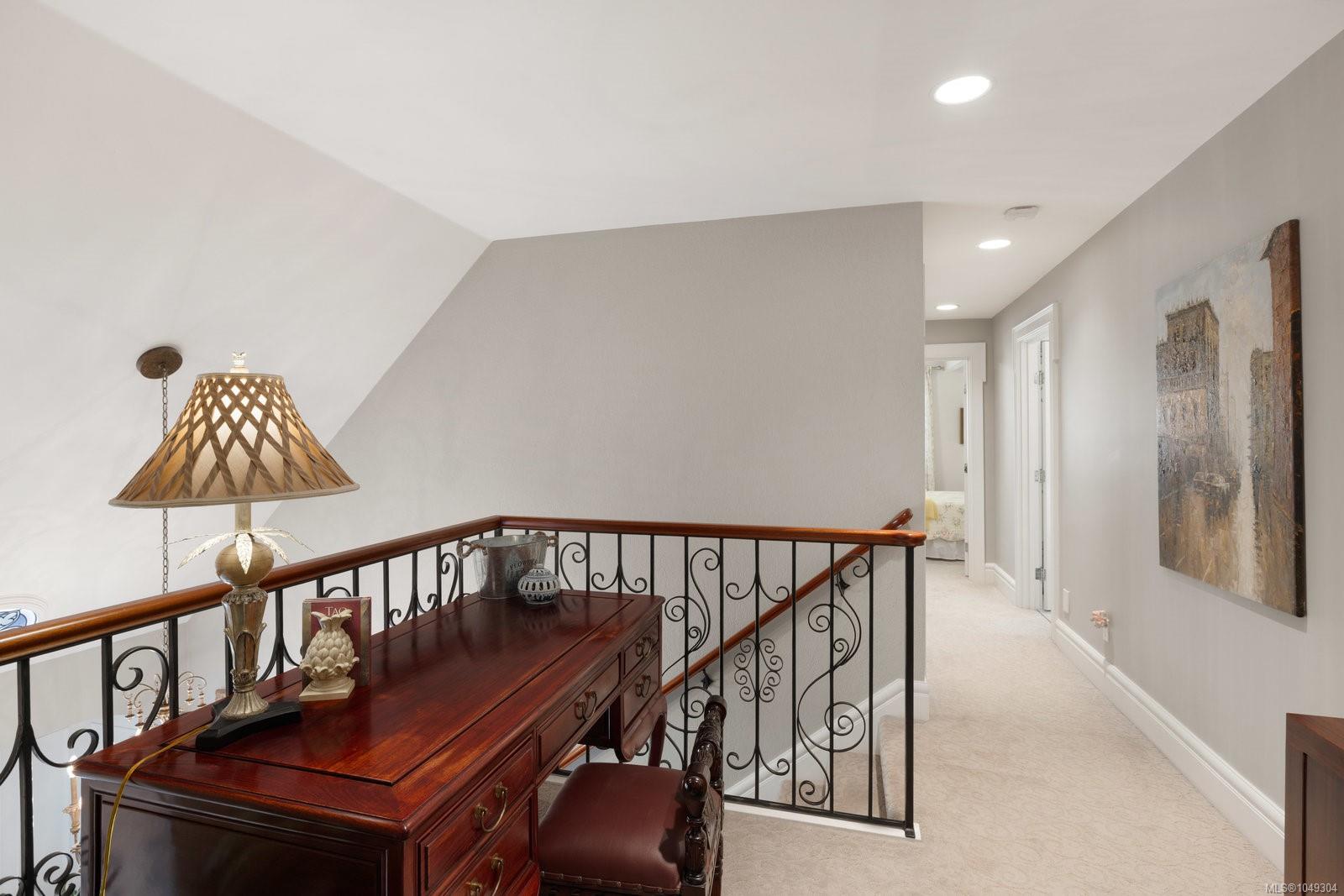2773 Arbutus Rd